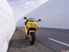 Banks of snow at the Aurland Mountain Road,