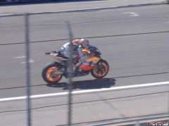 Nicky Hayden showing how it's done!
