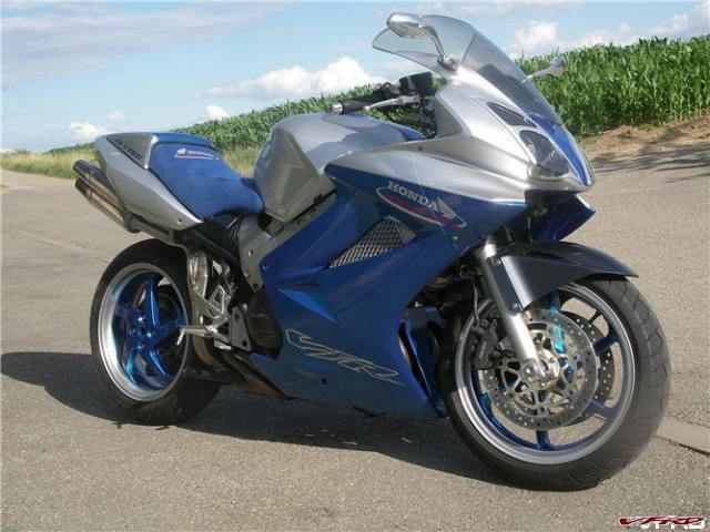 Honda VFR 800 бело синий