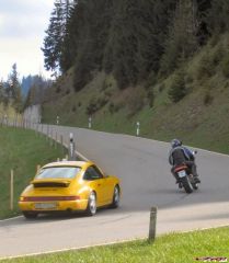 VFR getting passed in Juan Pass, Berner Oberland, Switzerlan