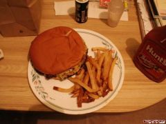 Huge burger!!!.jpg