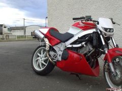 honda-vfr750-90-bikepics-064619.jpg