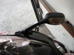 2006 GSXR600 Signal Mirror.jpg