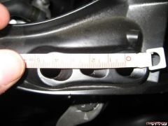 2006 GSXR600 Signal Mirror Bolt Spacing 42mm.jpg