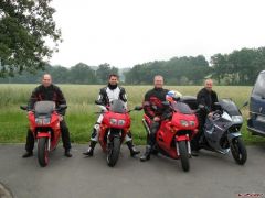 From right V4 Rosso, Doug (Douglasthecook), Dutchy and me. R