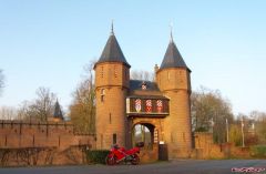 Main entrance to castle De Haar.