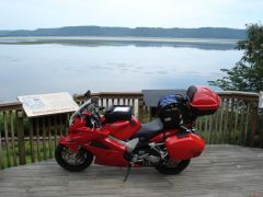 Yes, I rode it up the little dock for a picture oppurtunity&