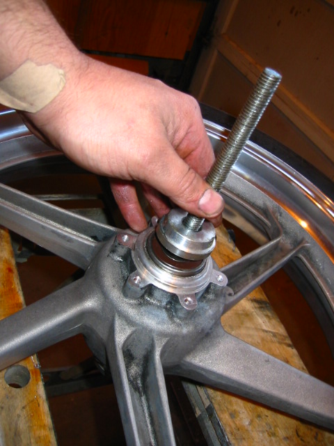 Bearings - front wheel replacement - Maintenance Guides - VFRDiscussion