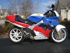 VFR800 RC30 Paint 033