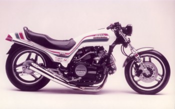 V45 Sabre Drag Bike