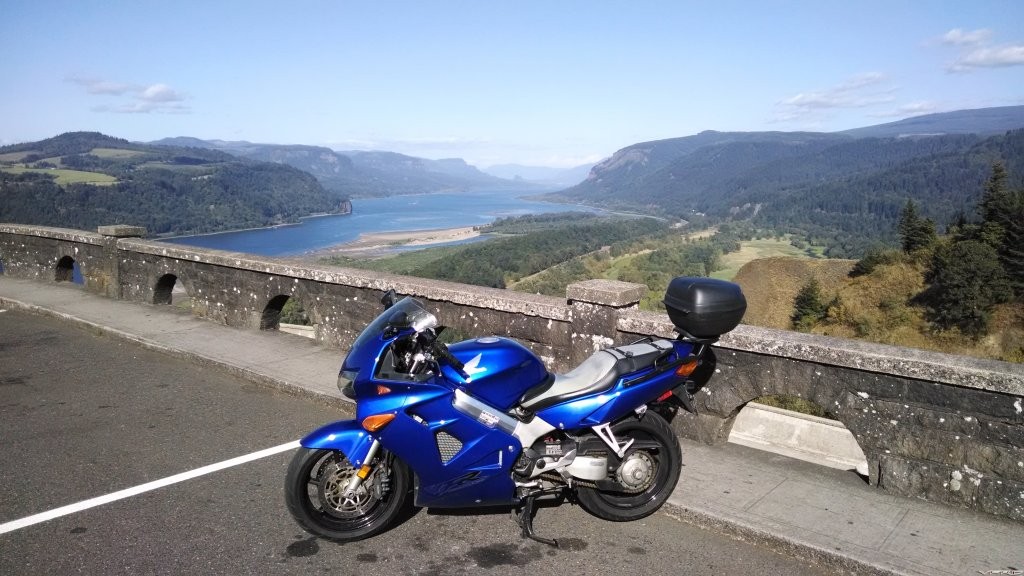 VFR at Vista House on Columbia Gorge.