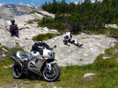 Taking a break halfway the first mountain pass