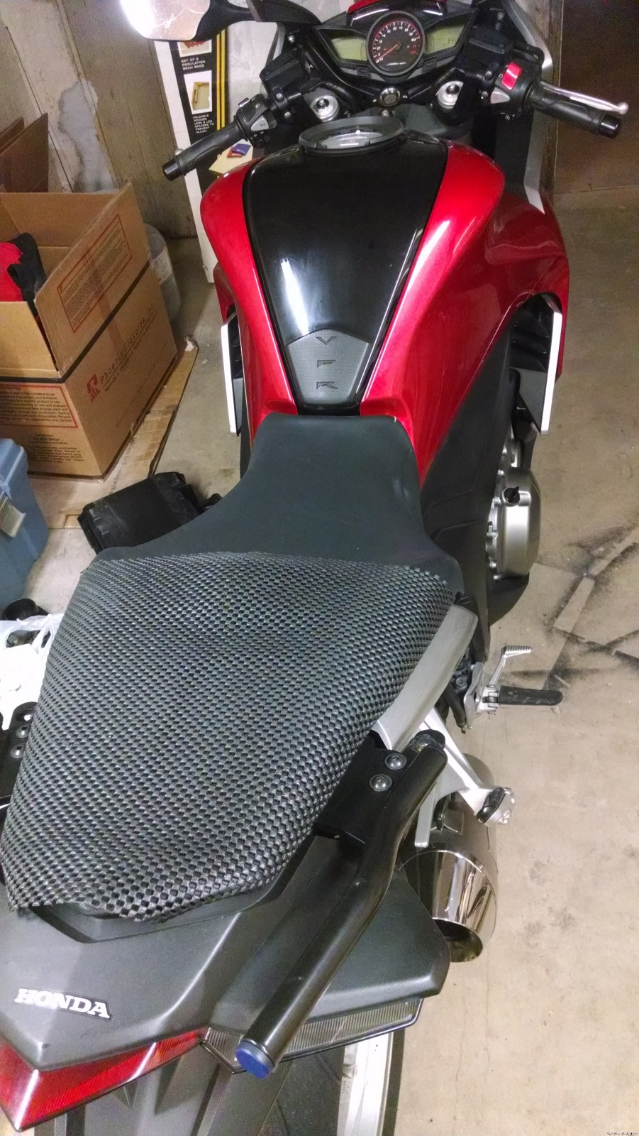 Slippery clearance motorcycle seat