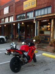 Had to eat at Moms on Main, Just sounded right... Note the cruiser to the left (Not inspected yet...)