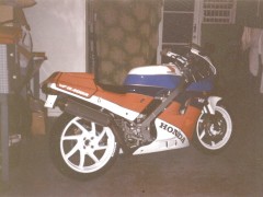 vfr400r9.jpg