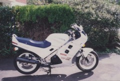 vfr750f3