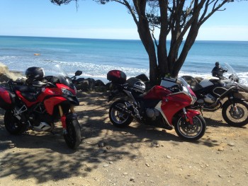 VFR with friends at Onaero Beach, Taranaki Bight