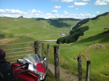 088. The Gentle Annie Road, the river has as many turns as the road, sublime riding.