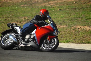 VFR1200 Marulan track day 2