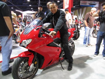 Duc2V4 On His Future VFR800