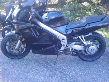 1997 VFR 750 side