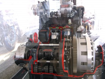 2015 cutaway FJ09 engine
