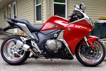 2010 VFR1200 Saddelmen Seat and shortened Two Brothers Exhaust