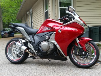 2010 VFR1200 Saddelmen Seat and shortened Two Brothers Exhaust