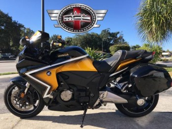 2010 vfr1200 custompaint 1