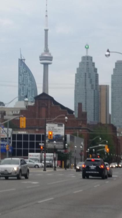 Downtown Toronto CN Tower.jpg