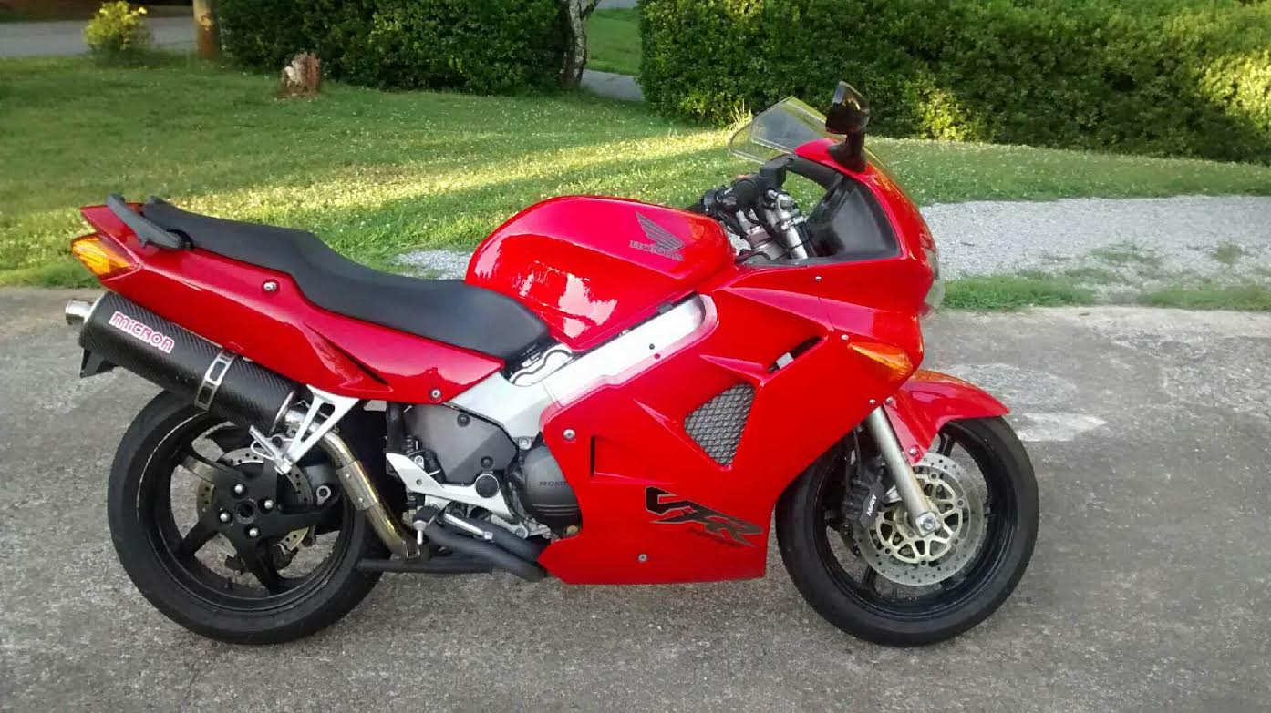 Варианты оклейки мотоцикла Honda VFR 800 пленкой