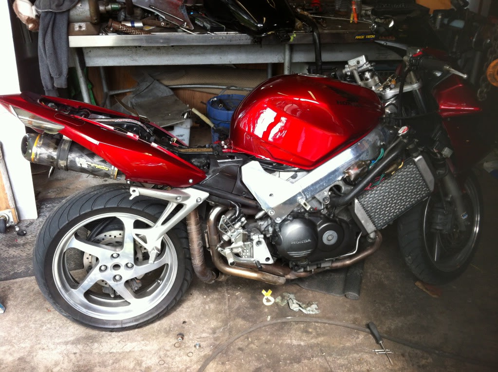 Honda cb1000r консольный маятник