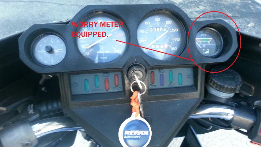 Moto-Guzzi-1000SP-Spada-Cockpit.jpg