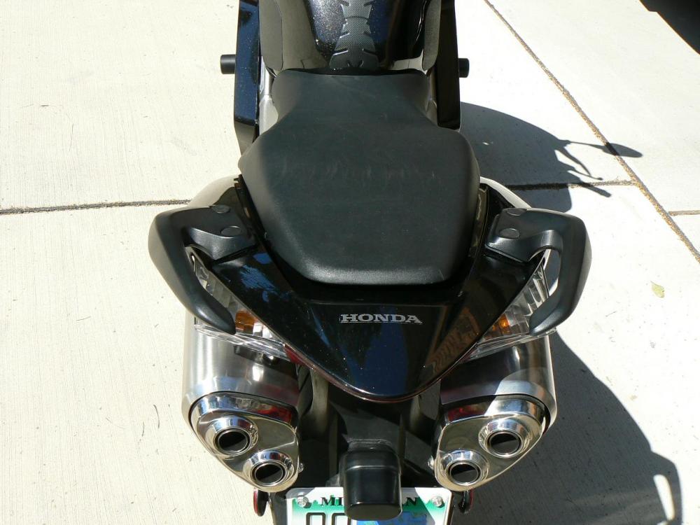 8VFR 06 rear.JPG