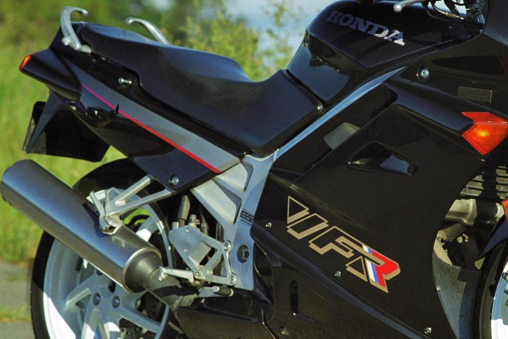 1992VFR750modified.thumb.JPG.e47b7aa21e60419fed083021c03ee9da.JPG