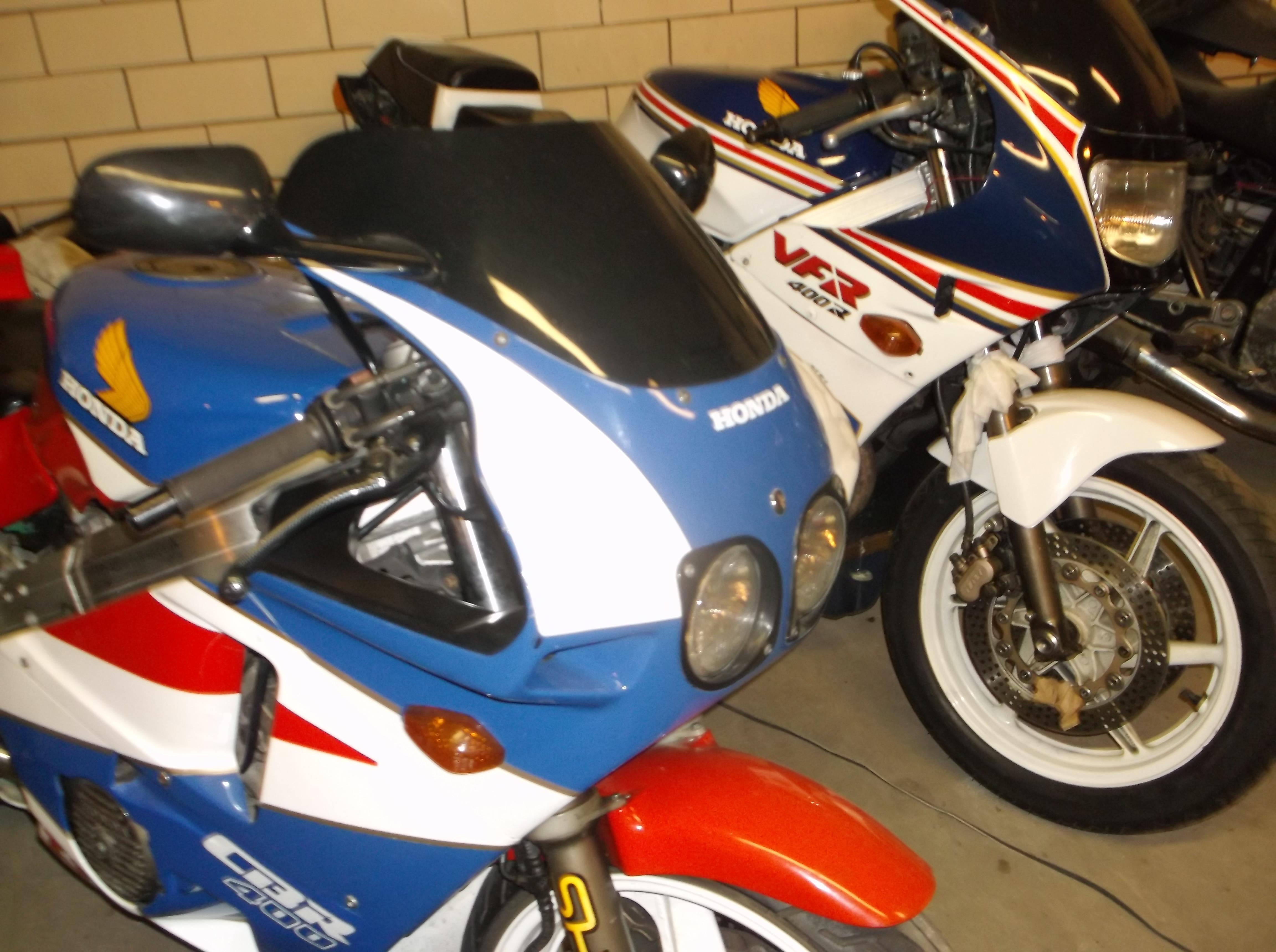HONDA☆VFR400R☆タンク☆NC21 ホンダ VFR400R/Z（1986年）｜水冷4ストV型4気筒エンジン！VFR