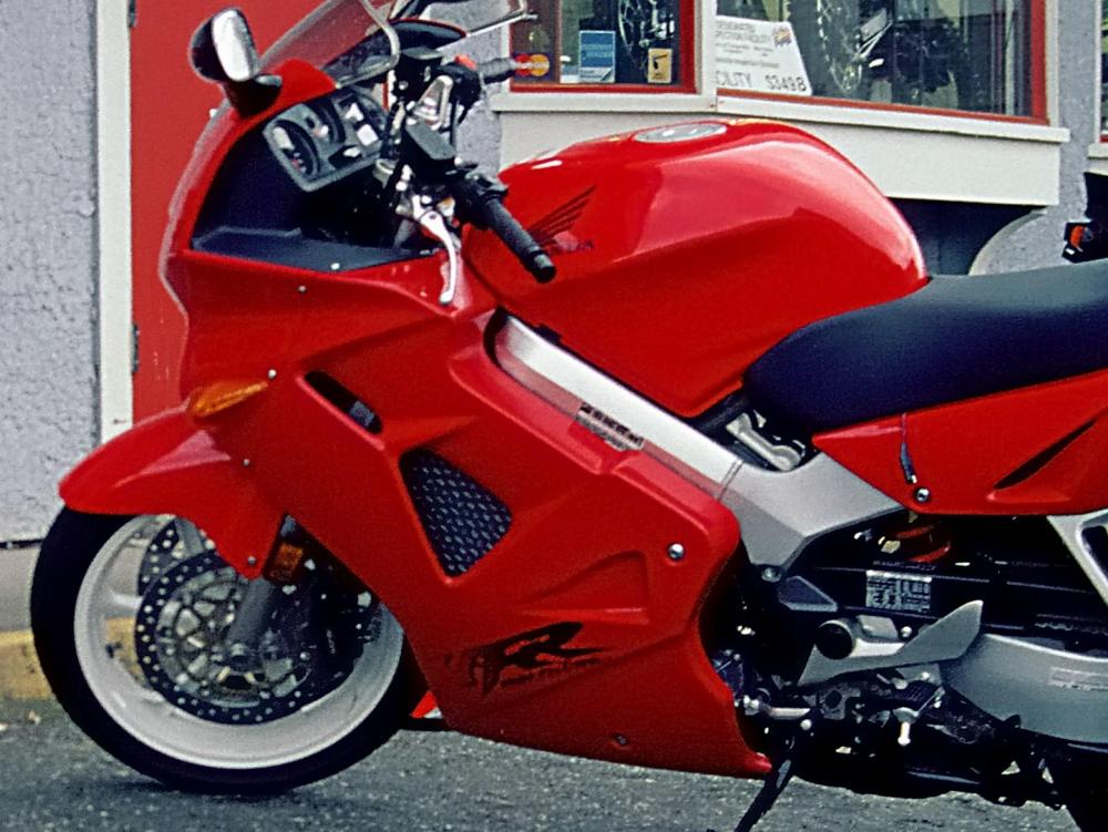 98_VFR800.jpg