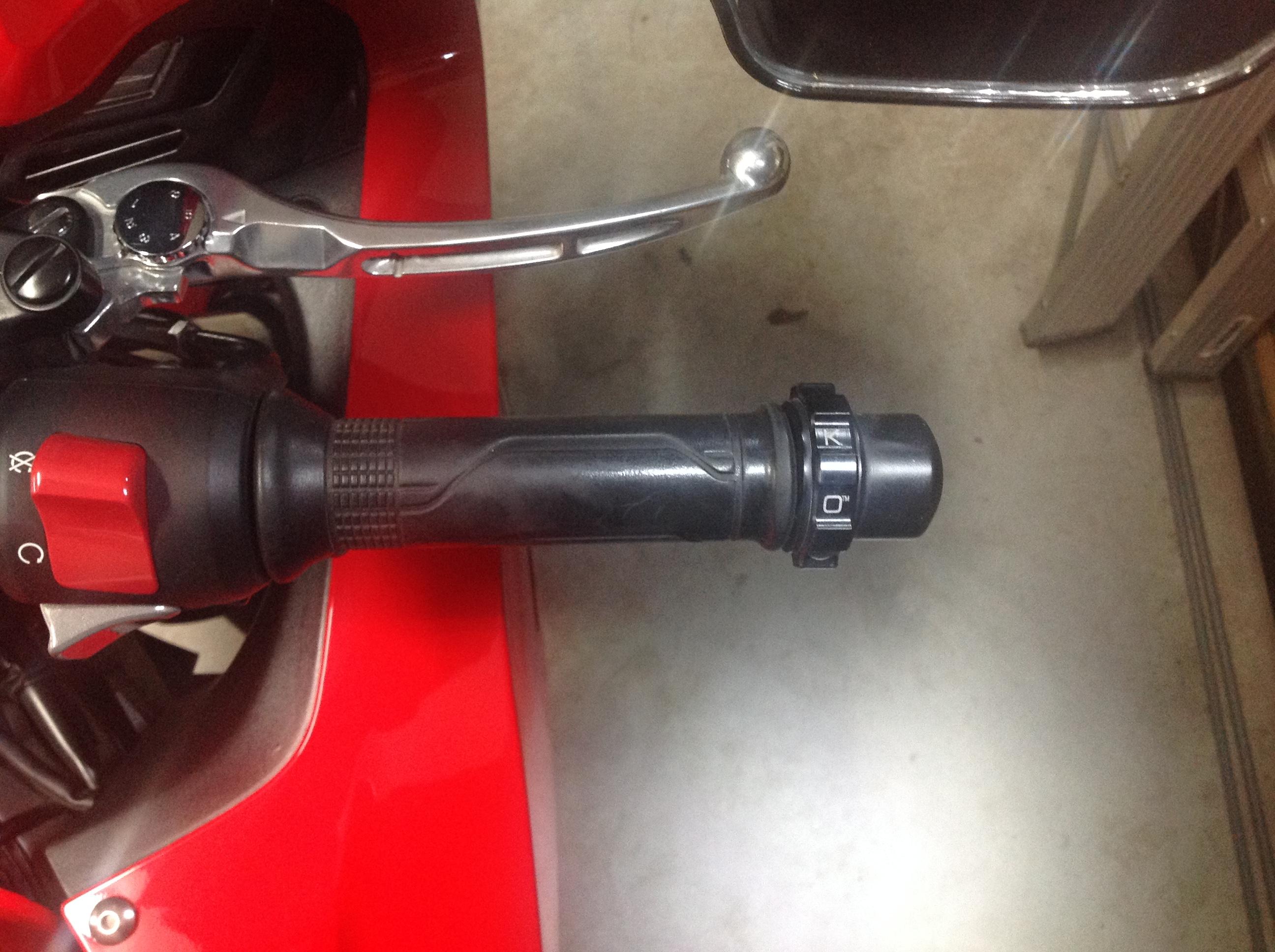 Installing the KAOKO throttle lock Eighth Generation VFR's