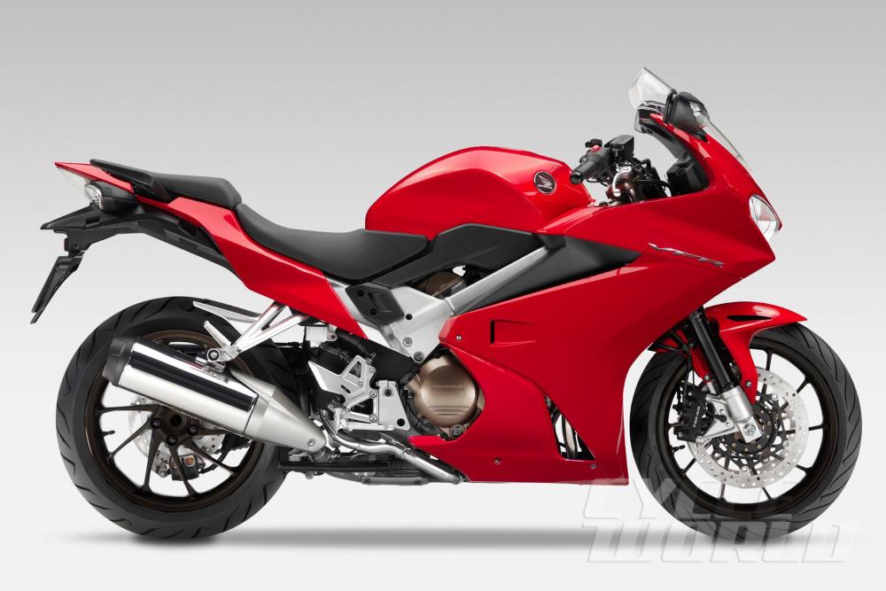 red vfr 800 2014 with blk wheelsjpg.jpg