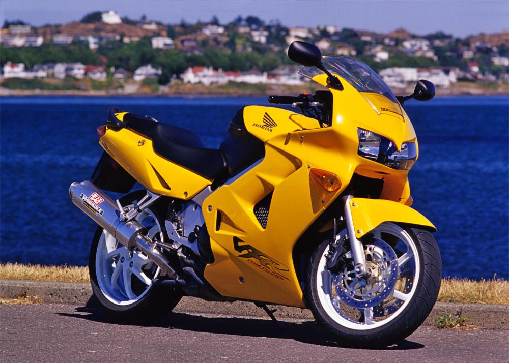 '99 VFR800 at Clover Pt.jpg