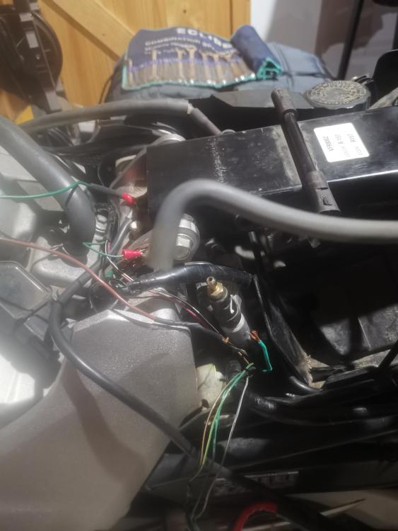 Vfr800 fuel tank breather hose Maintenance Questions VFRDiscussion