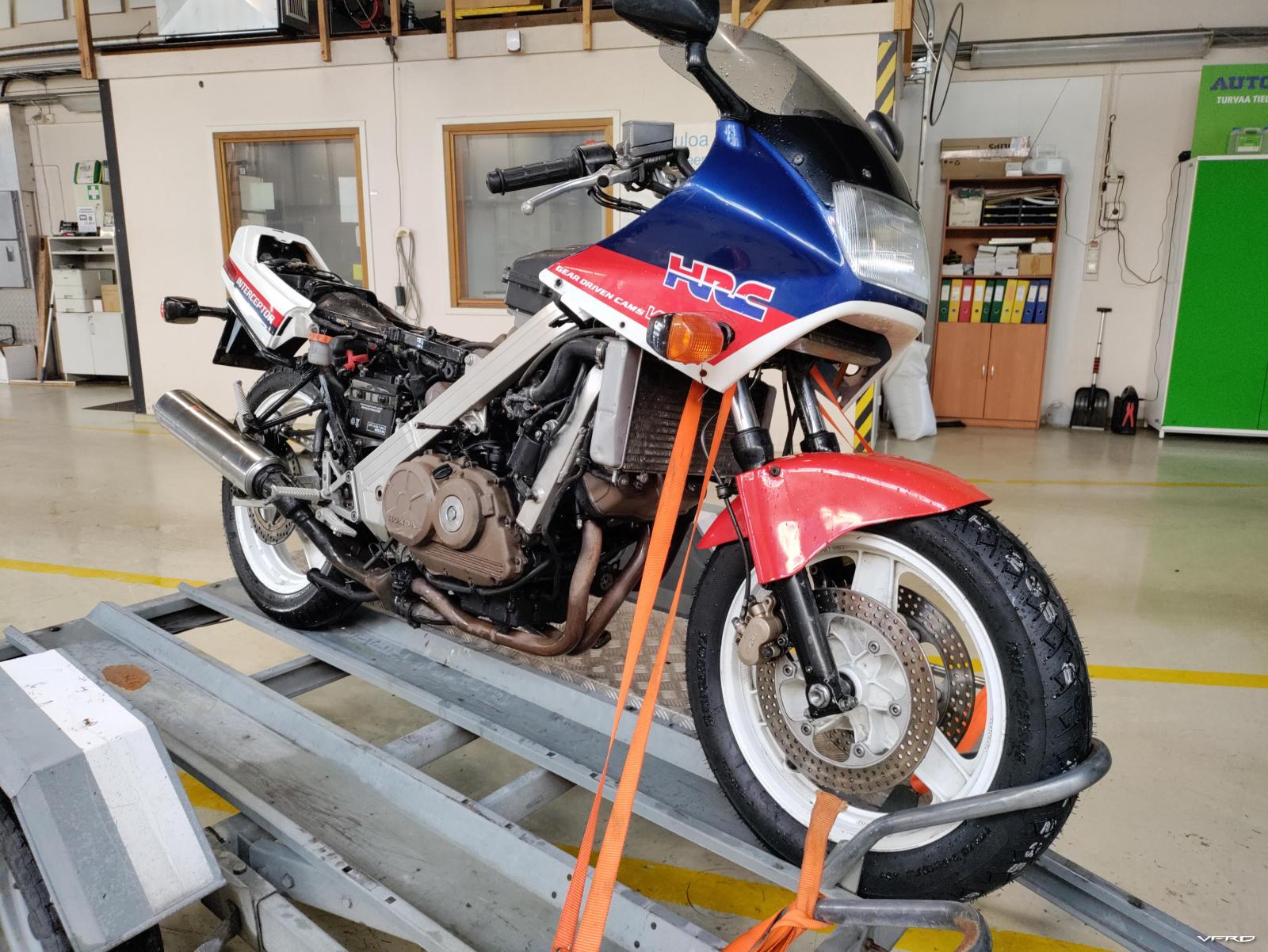 Honda VFR400R 87 Rothmans - Member's Gallery - VFRDiscussion