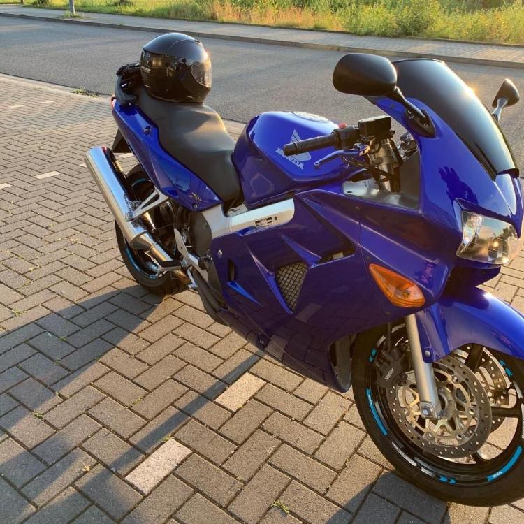 e9b46eef-0341-4ecc-b7c2-b691095453ba (1) copie.jpeg