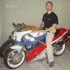 RC30.jpg